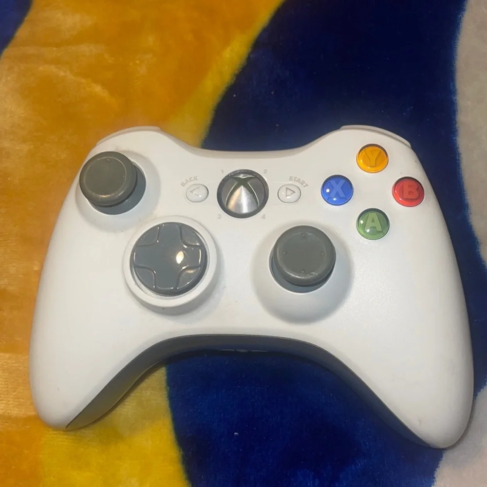 Xbox white controller in good condition